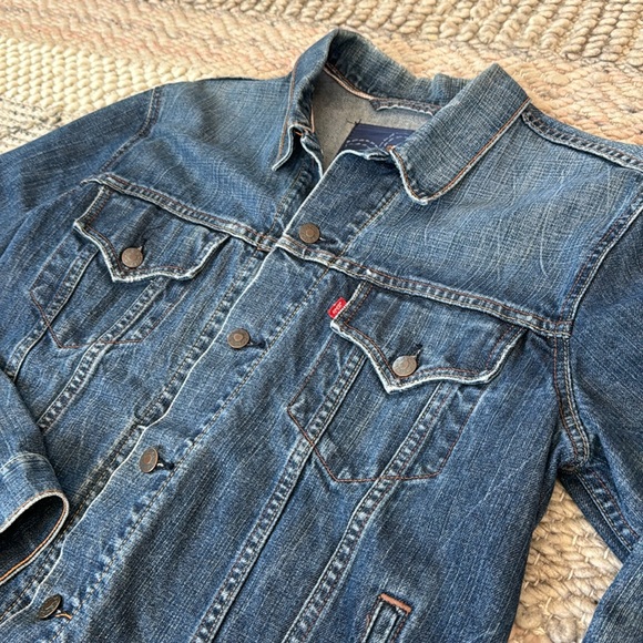 Levi’s Red Tab Slim Trucker Denim Jacket Blue - Picture 3 of 7